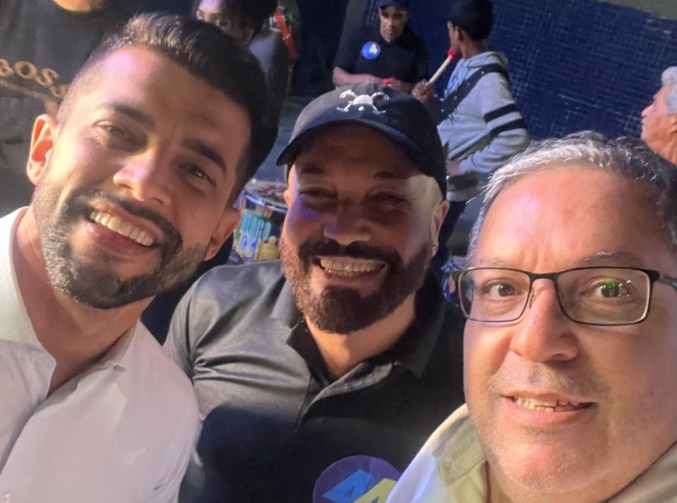 Política 11